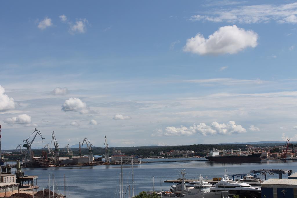 Apartment Nera Pula Exteriör bild